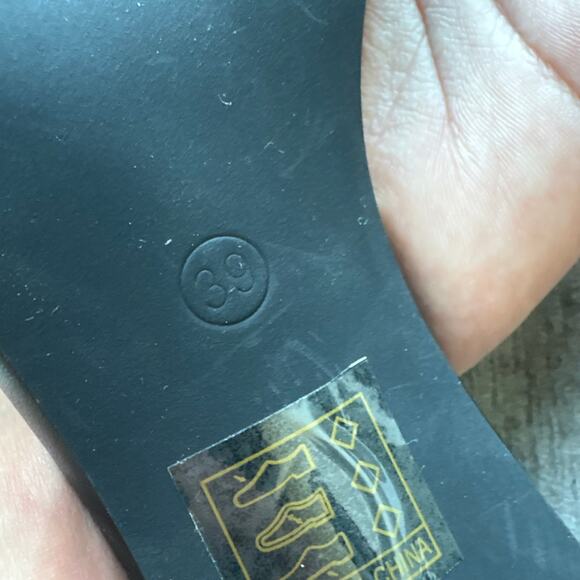 NWOT MESHKI Marieanne Buckle Black Heels - Picture 6 of 6